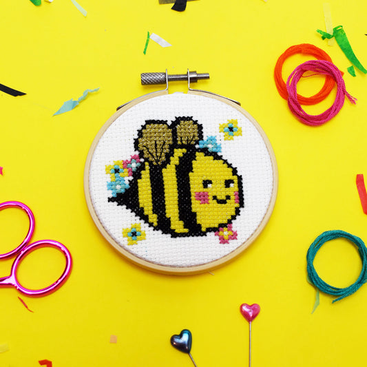 'Floral Bee' Mini Cross Stitch - PDF Pattern